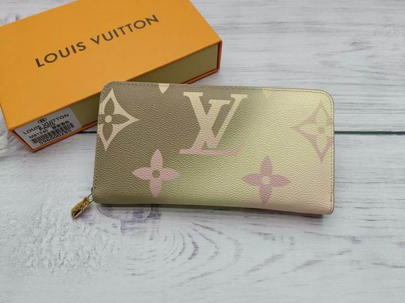 LV Wallets 81